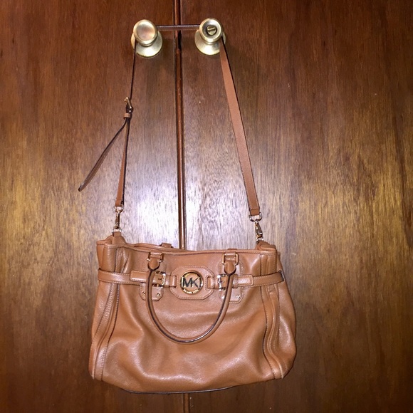 Michael Kors Handbags - Barely used Michael Kors! Handbag/satchel