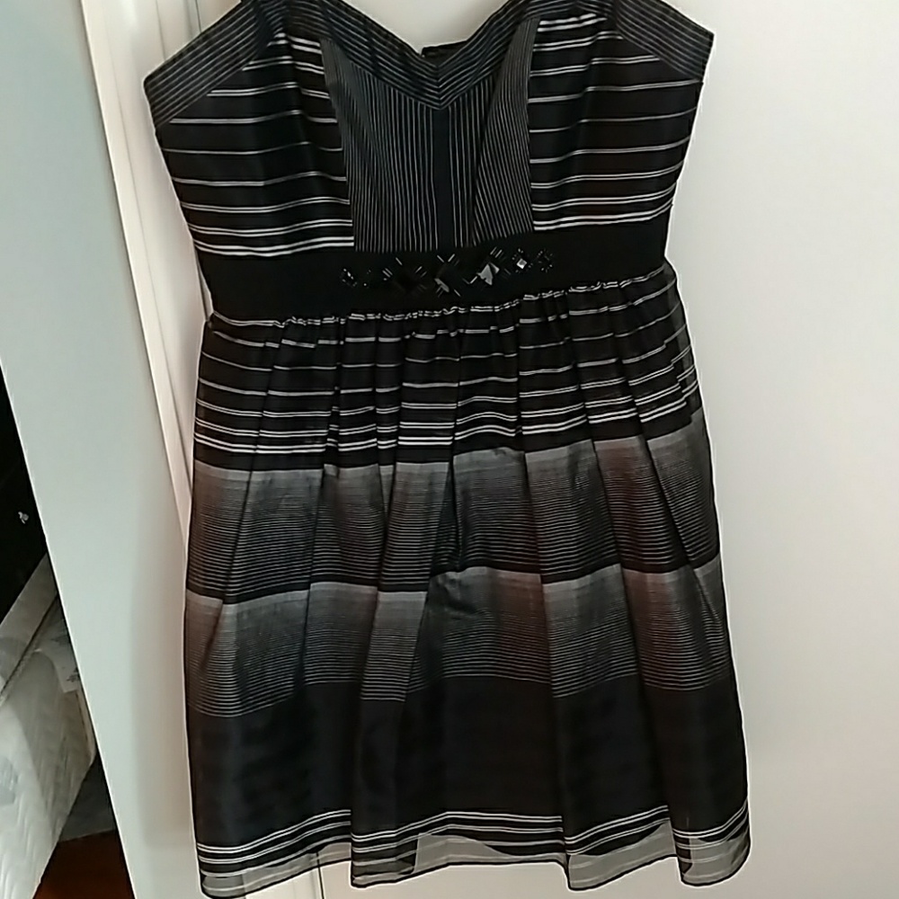 BCBG Maxazria size 2 strapless sweetheart dress