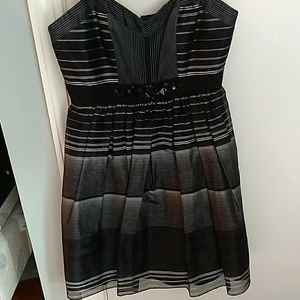 BCBG Maxazria size 2 strapless sweetheart dress