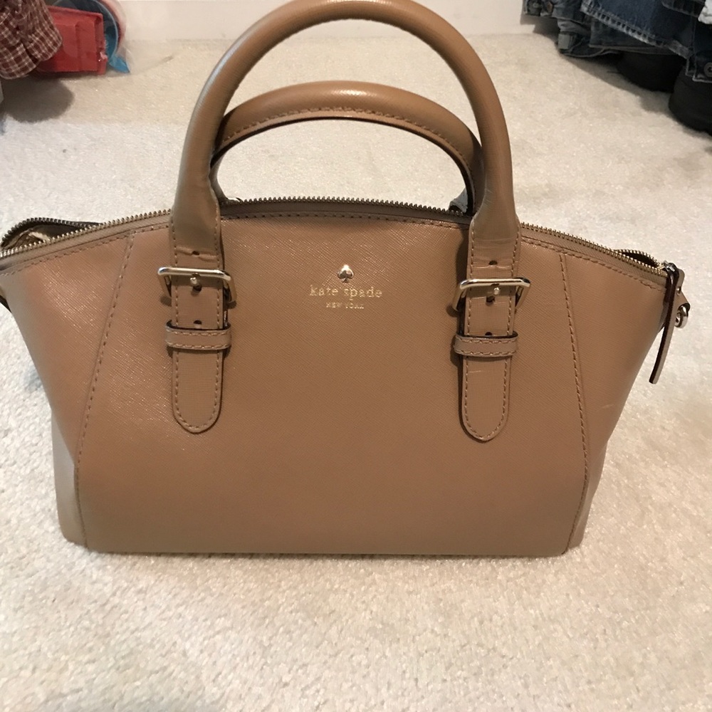 Kate spade handbag~ PRICE DROP~ make offers!!