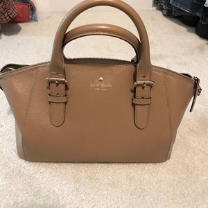 Kate spade handbag~ PRICE DROP~ make offers!!