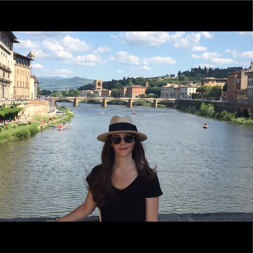 Meet your Posher, Emily