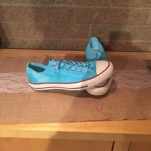 Size 8.5 turquoise Converse All Stars