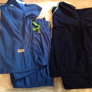 👀(2) pairs of Urbane scrubs for $28👀