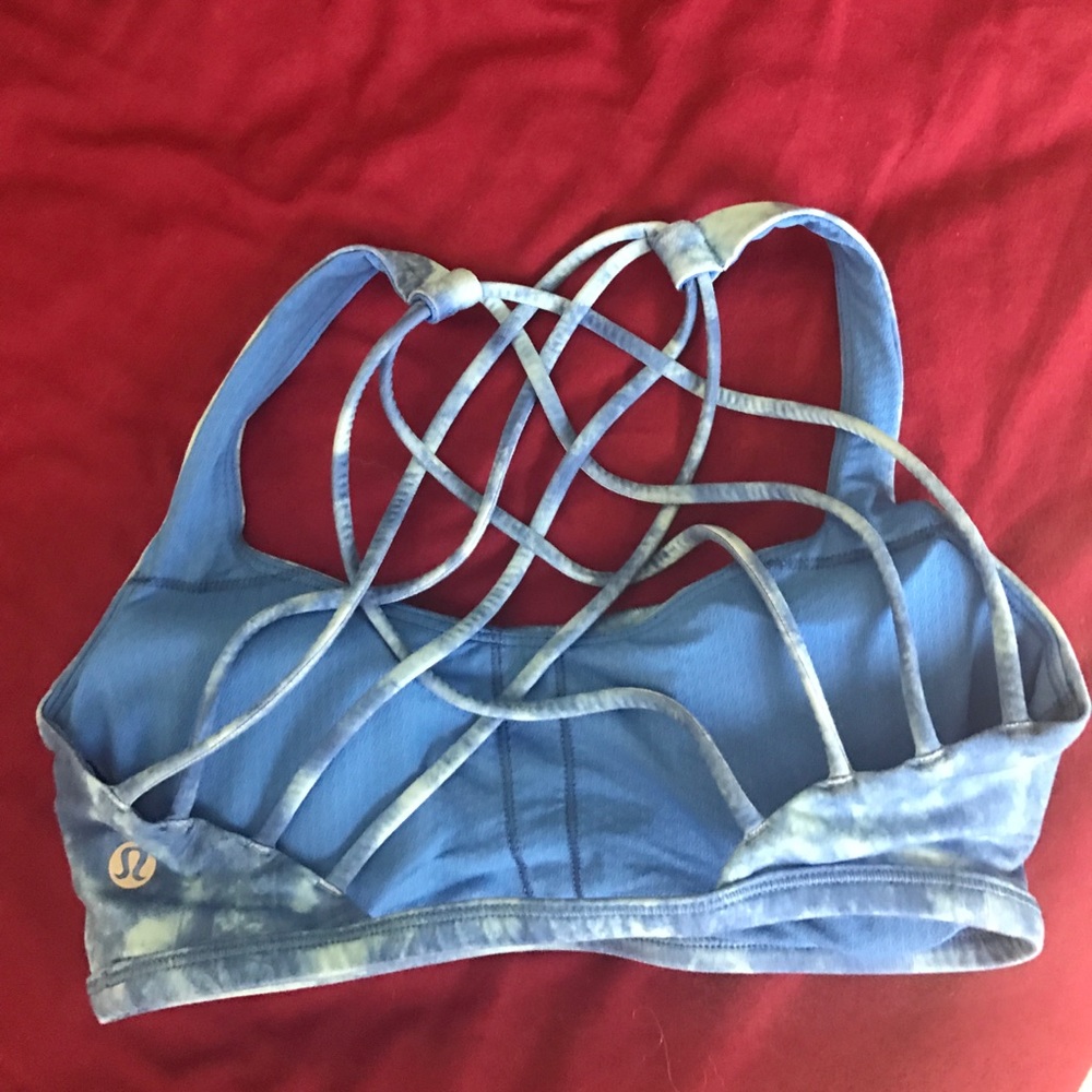 Lululemon sports bra
