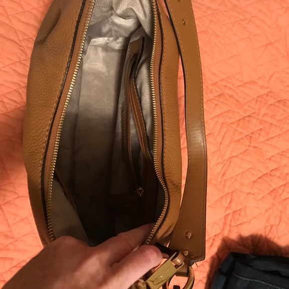 Leather Micheal Kors purse - Picture 2 of 3