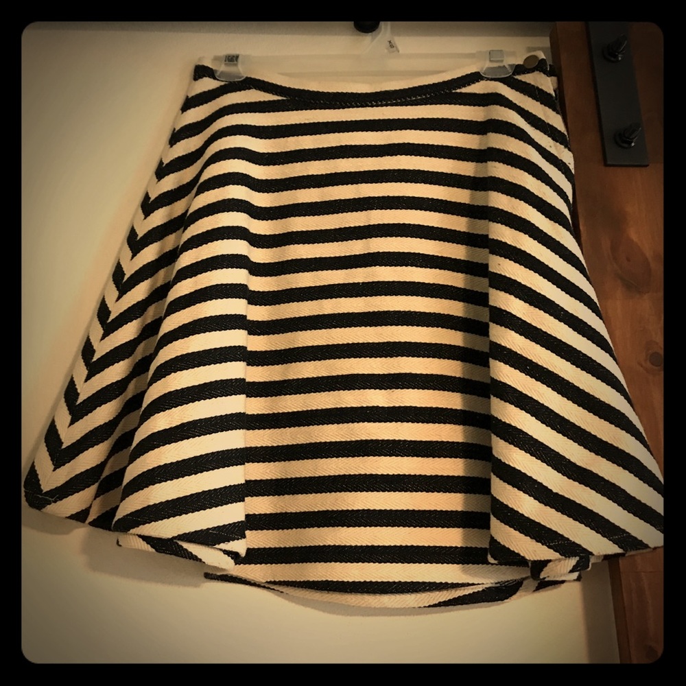 B+W striped swing skirt