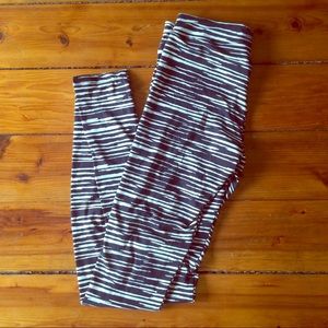 Modern geometric leggings