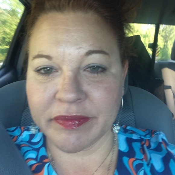 Meet your Posher, Lorie - Picture 1 of 1