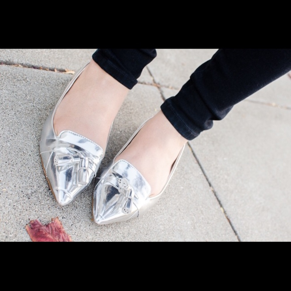 Zara silver pointed toe moccasin with tassels