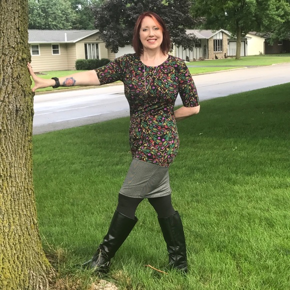 Meet your Posher, Jocelyn - happy to be on Posh!! - Picture 5 of 6