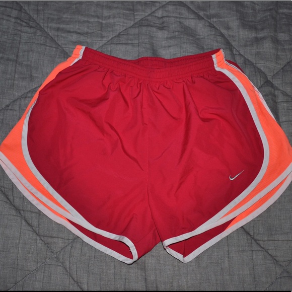 Nike shorts - Picture 1 of 3