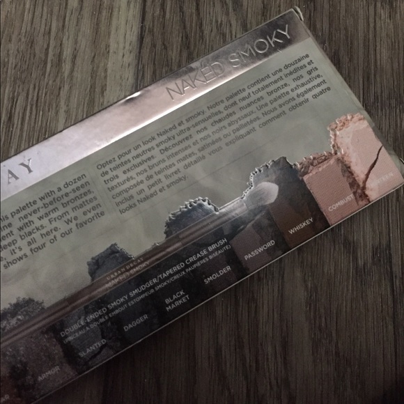 NEW NEVER USED!!! Naked urban decay smoky - Picture 2 of 4
