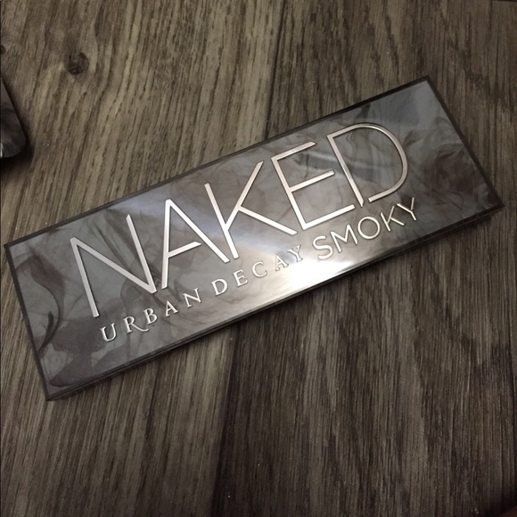 NEW NEVER USED!!! Naked urban decay smoky - Picture 3 of 4