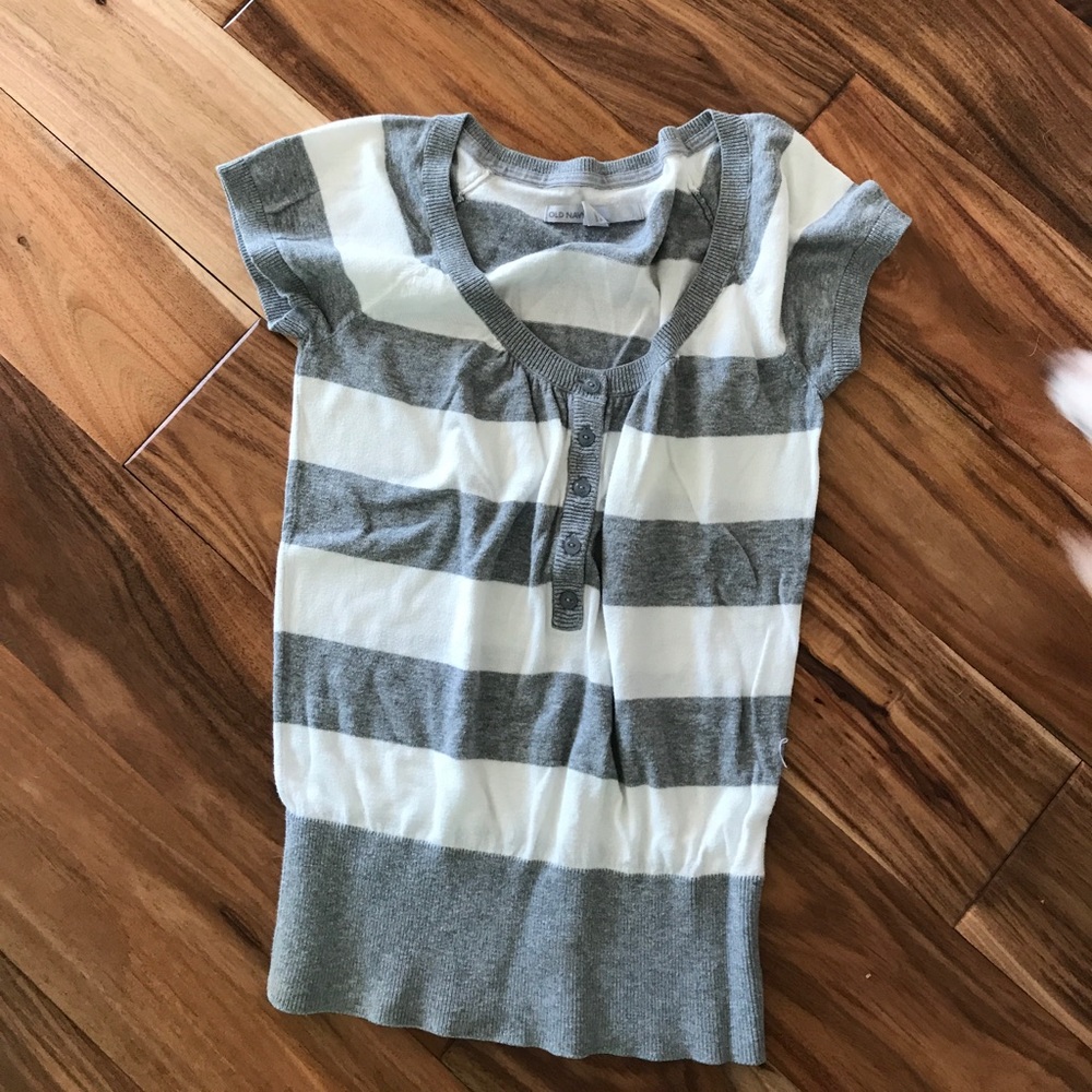 Old navy shirt