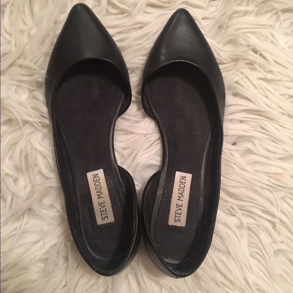Steve Madden black pointy flats!