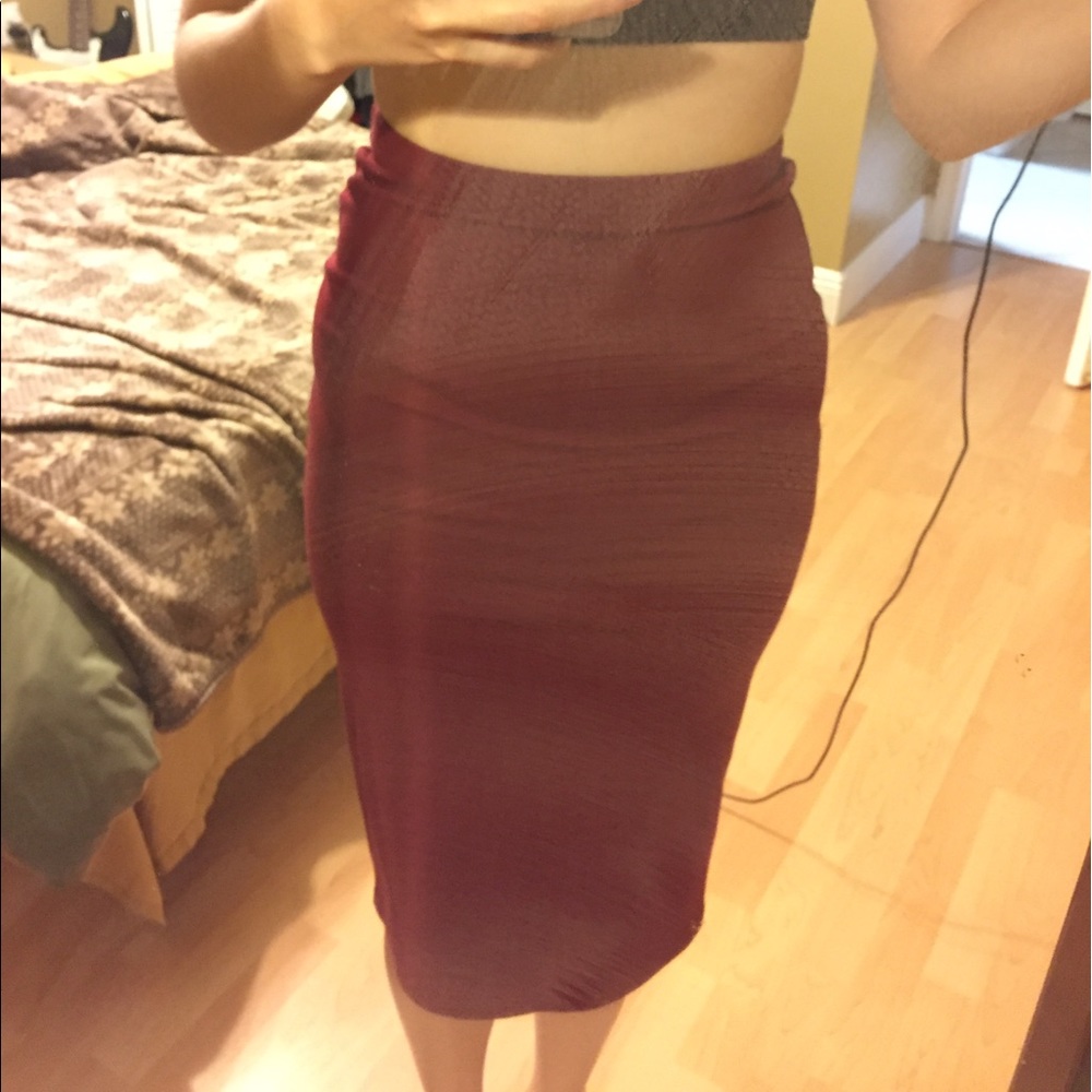 Burgundy high waisted pencil skirt