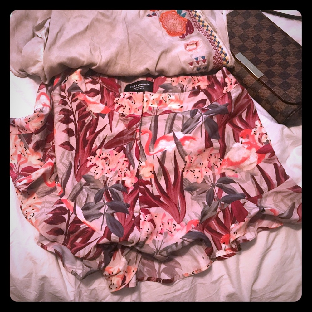Shorts great for summer! Cute pink flamingos