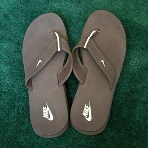 Nike flip flops