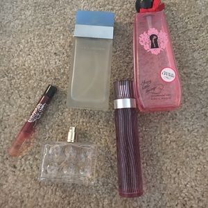 Bundle of perfumes