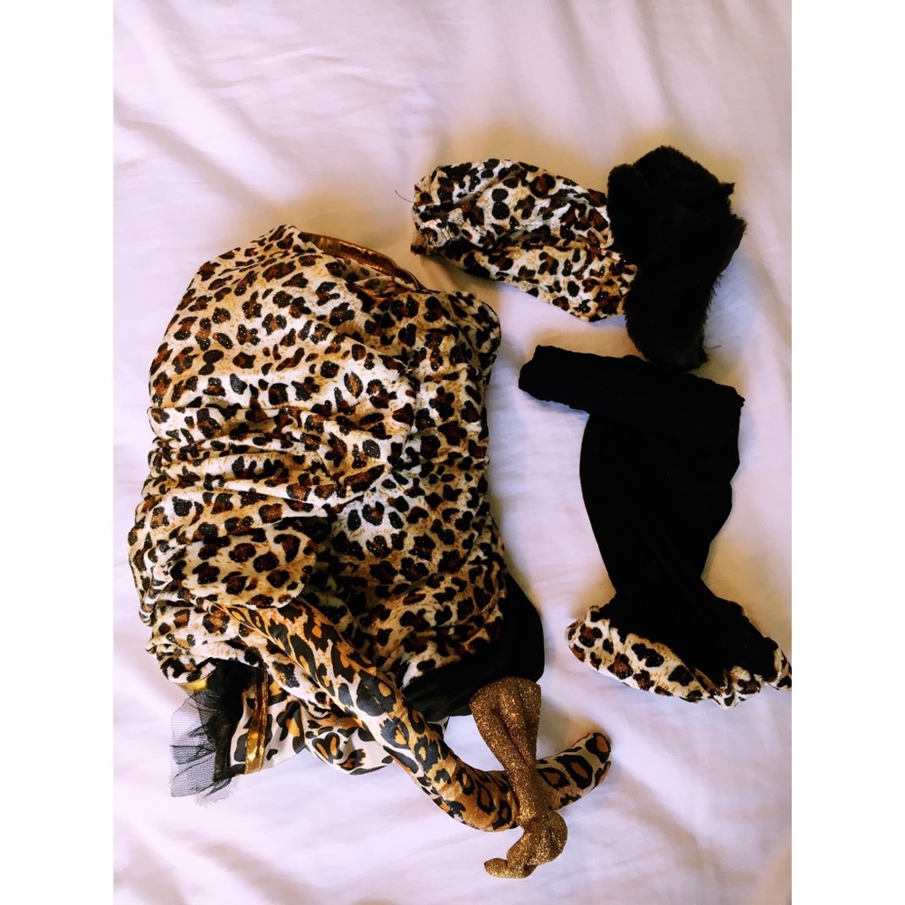 Halloween costume Sassy Spots 4 pieces leopard cat