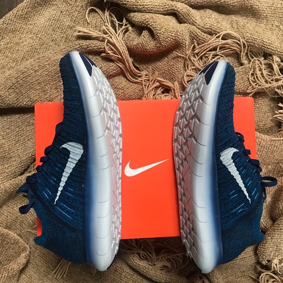 Nike Free RN Flyknit - Picture 4 of 7