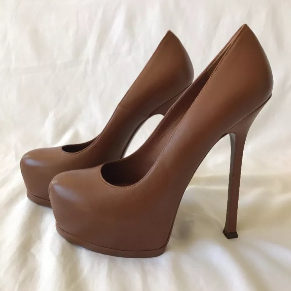 Ysl Yves Saint Laurent pumps  39 New with box