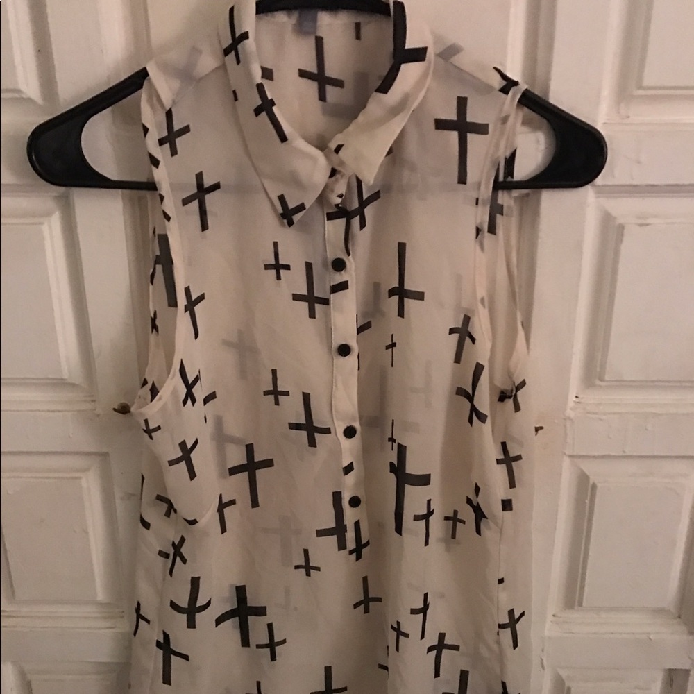 Cross Cut Out Top