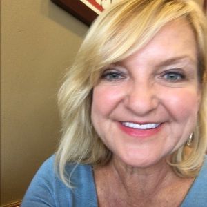 Meet your Posher, Adriana