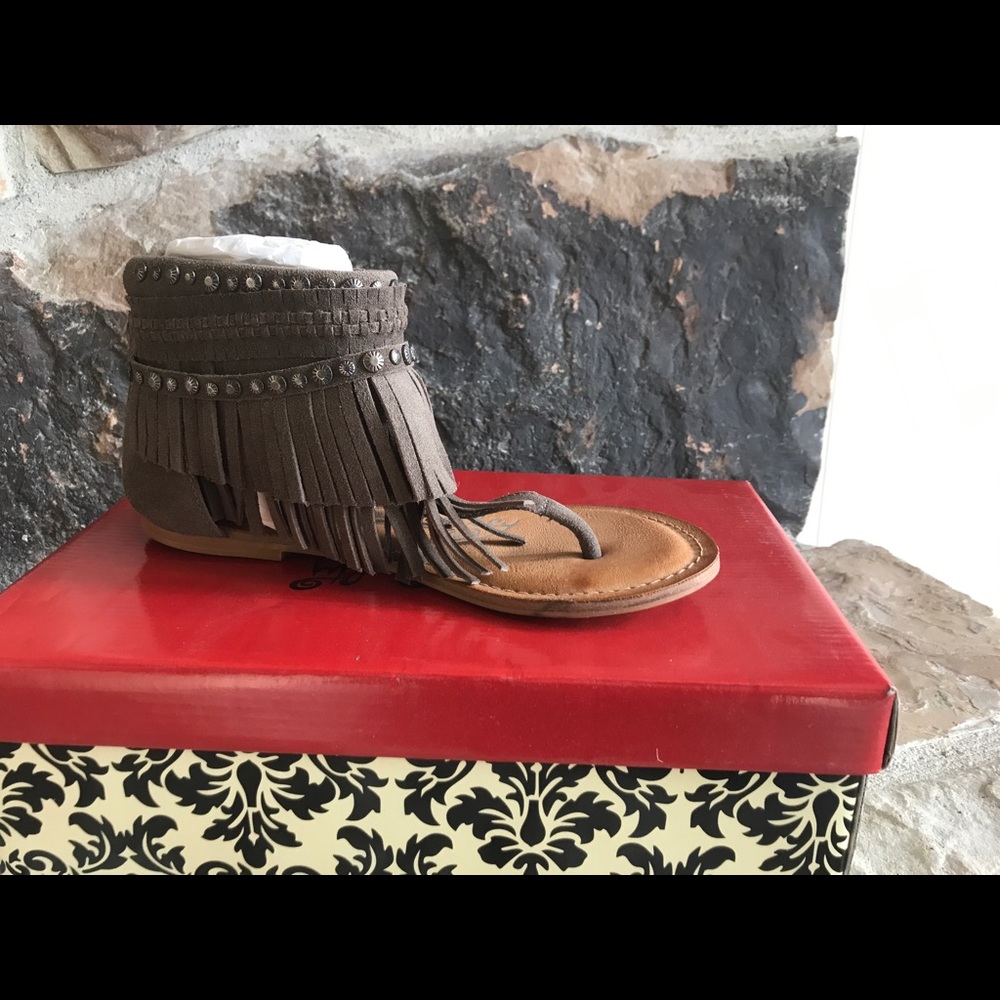 Boho fringe. Never worn before!!