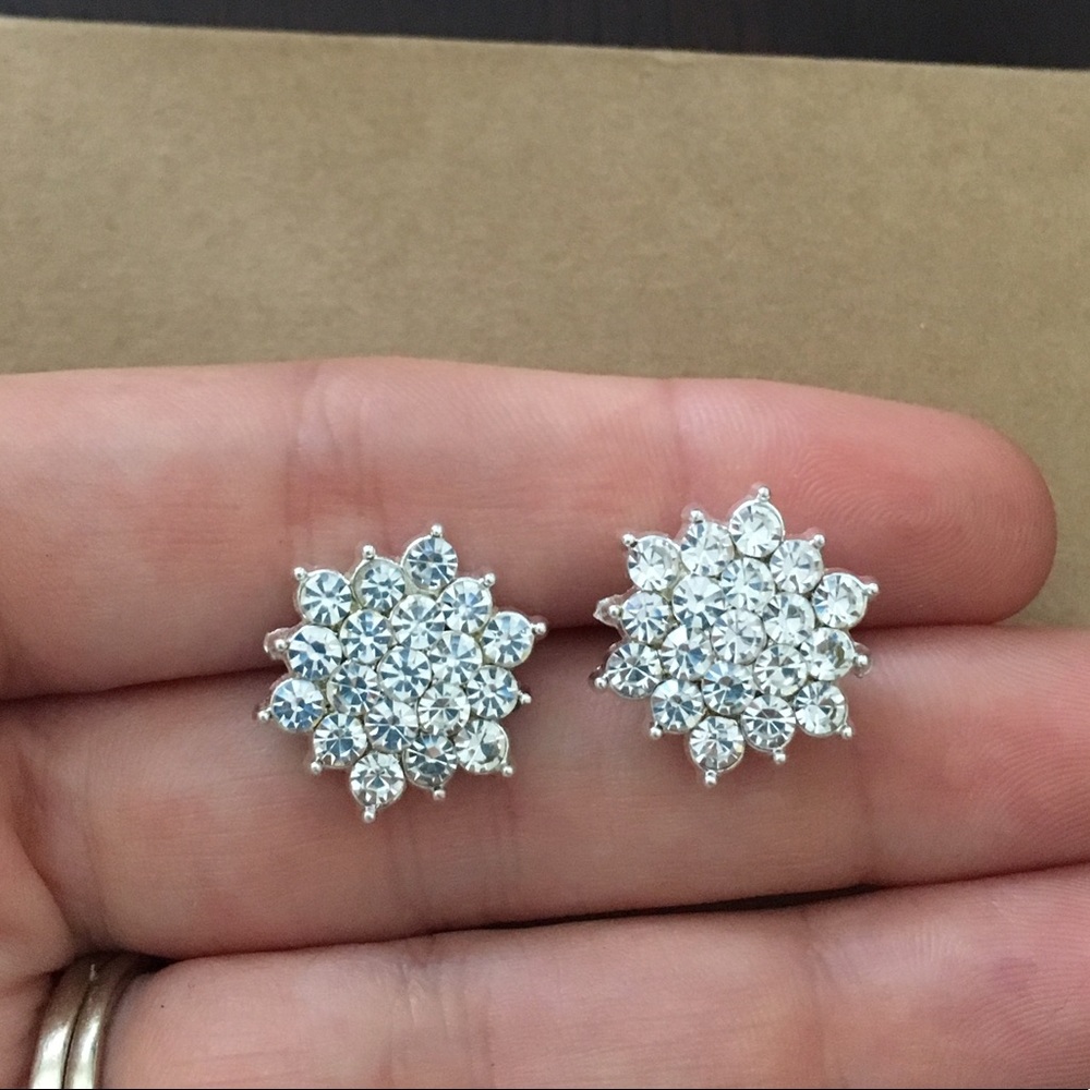 Crystal star studs - Picture 2 of 3