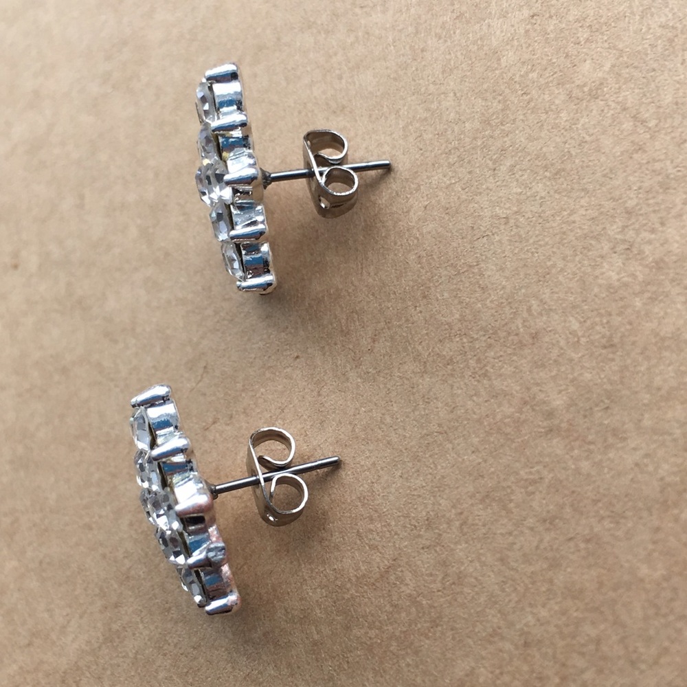 Crystal star studs - Picture 3 of 3
