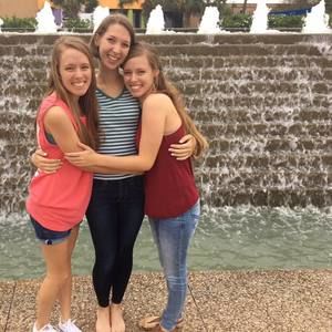 Meet your Posher, Kayla