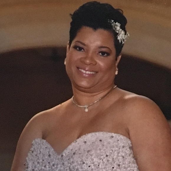 Meet your Posher, Demetrice - Picture 1 of 1