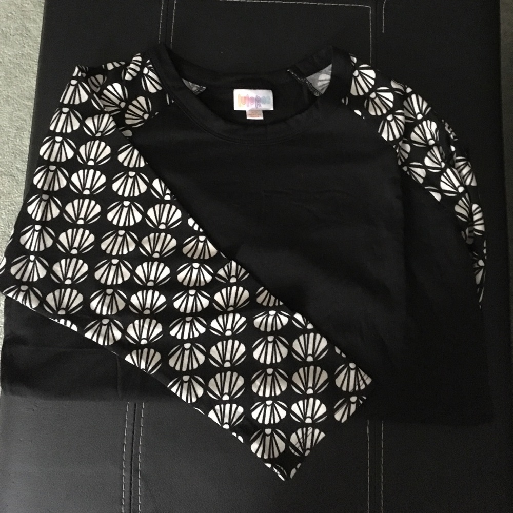 LulaRoe Randy Tee