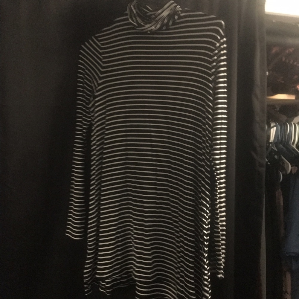 Mossimo long sleeve turtle neck tunic top