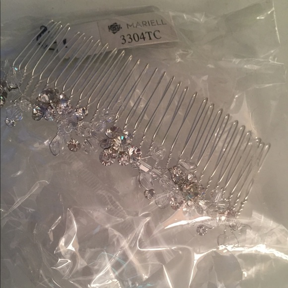 GORGEOUS, BRAND NEW Swarovski Bridal Headpiece main image 2