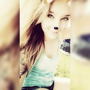 Meet your Posher, Danielle