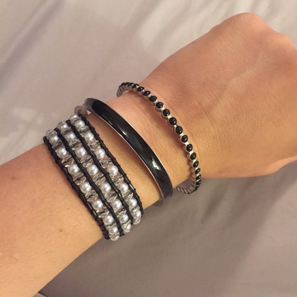 Set of 3 express bracelets.
