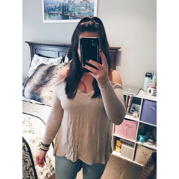Abercrombie & Fitch Tops - Abercrombie Cold Shoulder Top