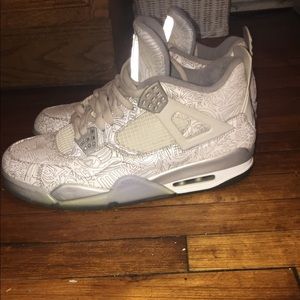 Air Jordan laser 4