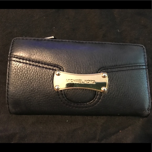 Authentic Michael Kors Black Leather Wallet - Picture 1 of 6