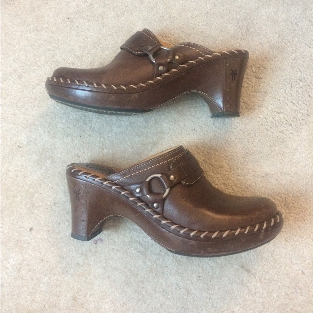 Frye// clogs