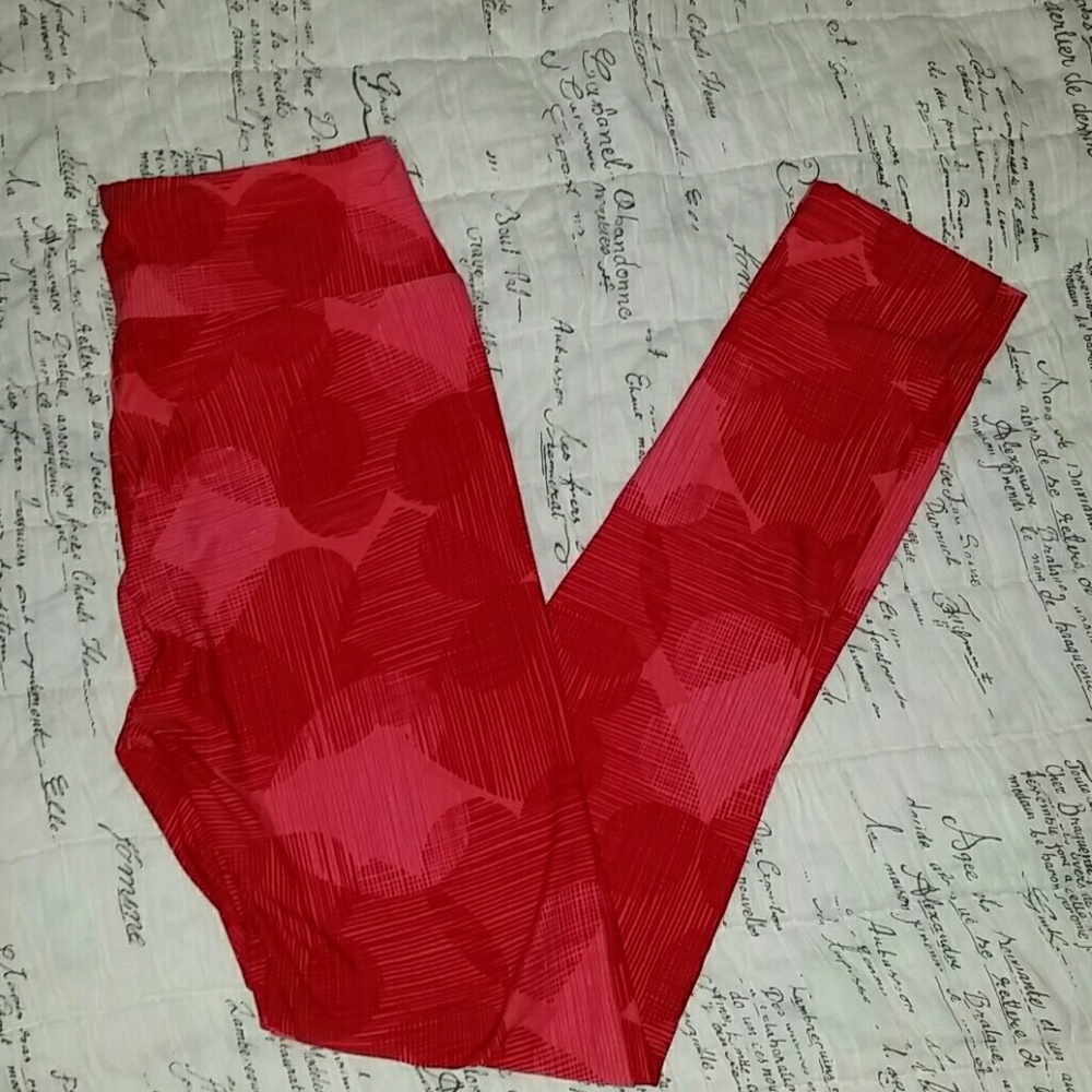 ❤Vintage Valentine's LulaRoe Leggings❤