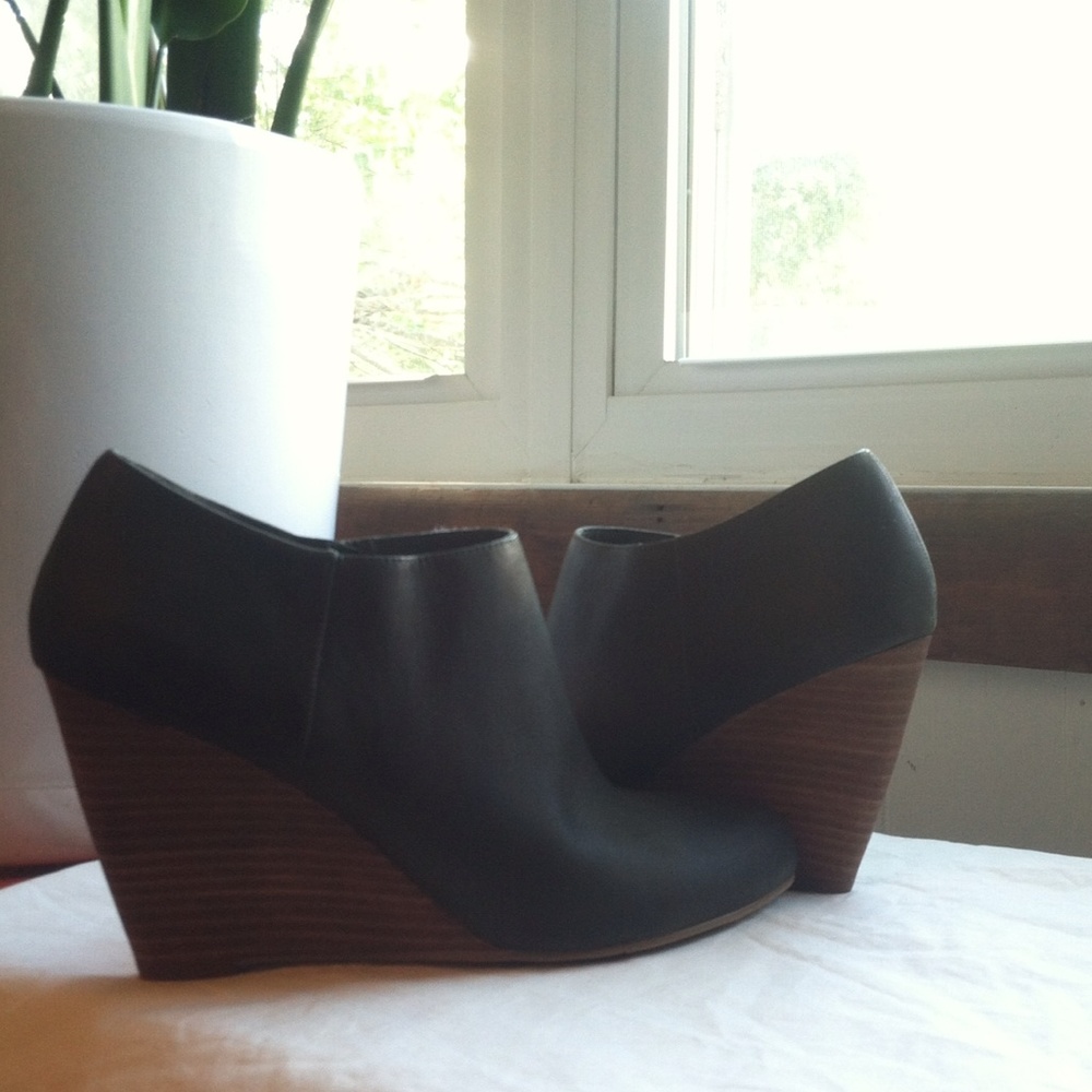 Dark green leather booties with wedge heel - Picture 4 of 4