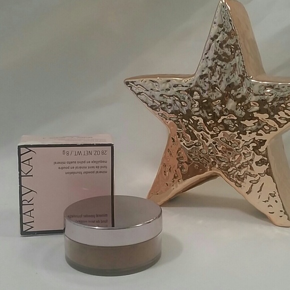 Mary Kay .28 oz Mineral Powder Foundation - Picture 1 of 2