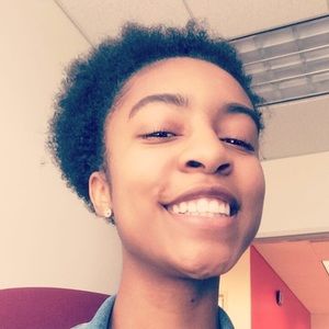 Meet your Posher, Kayla