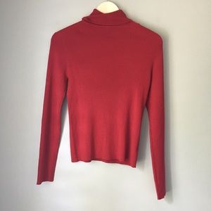 ATL 100% Silk 90s Red Ribbed Turtleneck