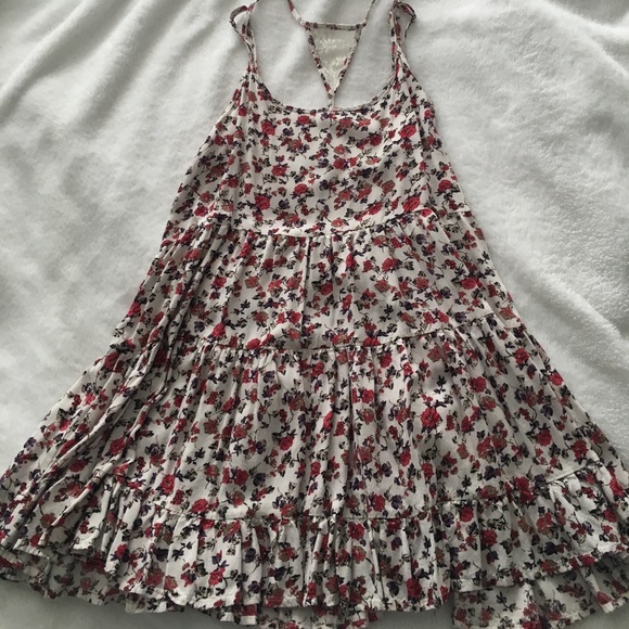 Brandy Melville Dresses & Skirts - Floral babydoll dress