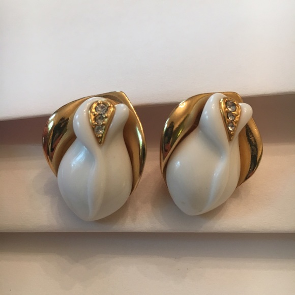 Kenneth Jay Lane Jewelry - 1980's Kenneth Jay Lane for Avon post earrings Kenneth Jay Lane Jewelry - 1980's Kenneth Jay Lane for Avon post earrings